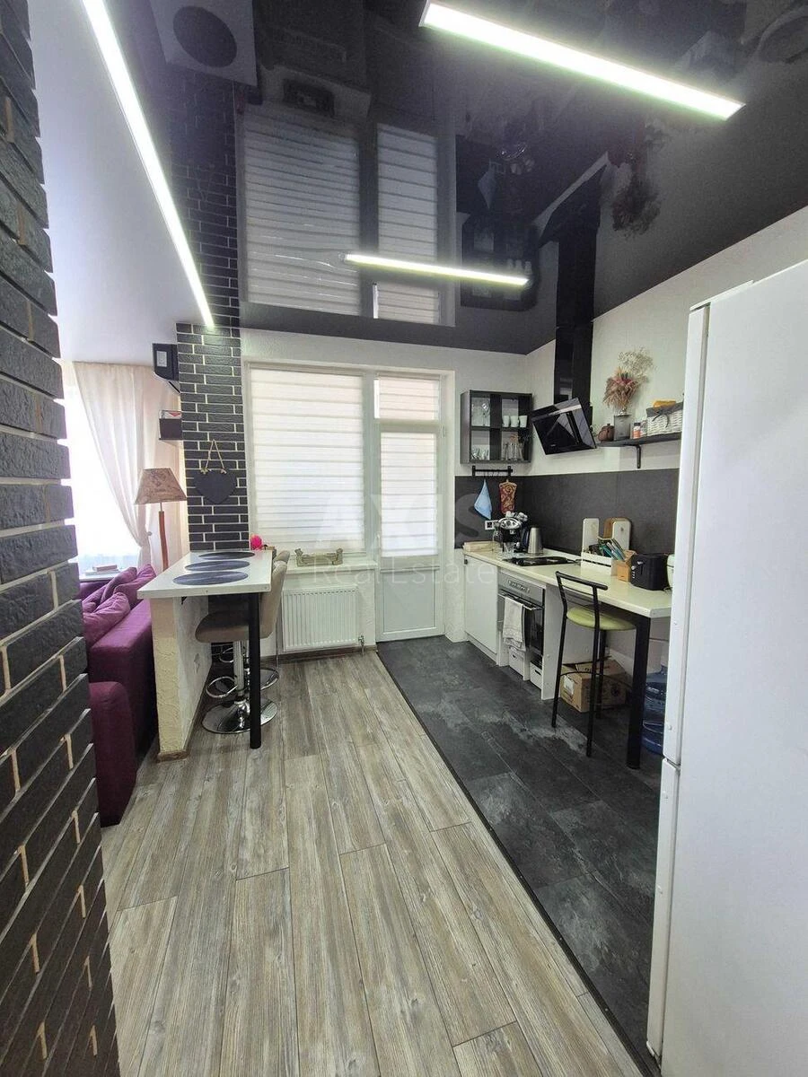 2к квартира пр-т Глушкова Академика 9В476490