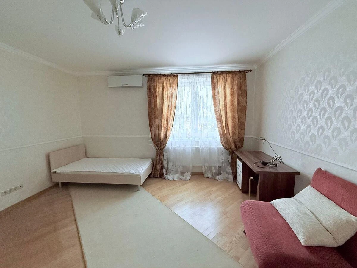 3к квартира ул. Голосеевская 13580302