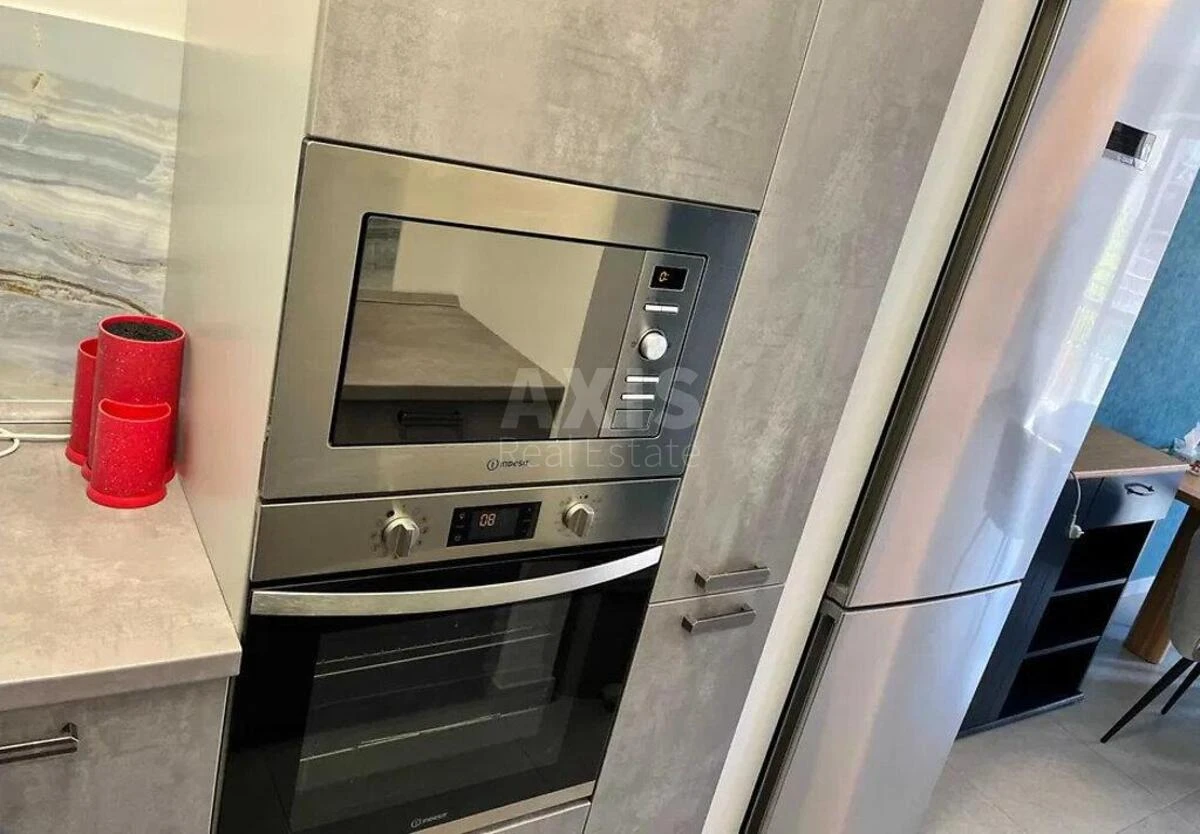 3k apartment vul. Metrologichna 25688032