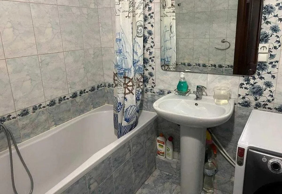 2к квартира ул. Семьи Кульженков 33684776