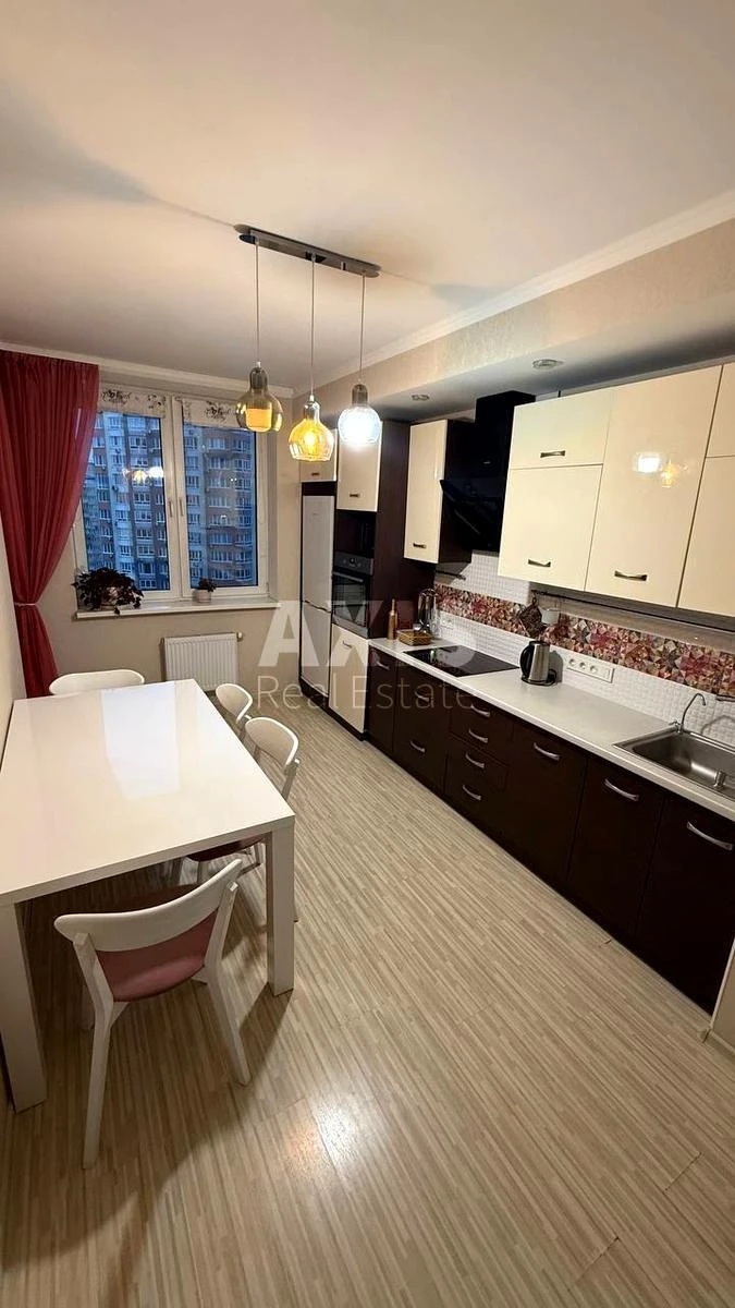 3к квартира ул. Ахматовой Анны 3064530