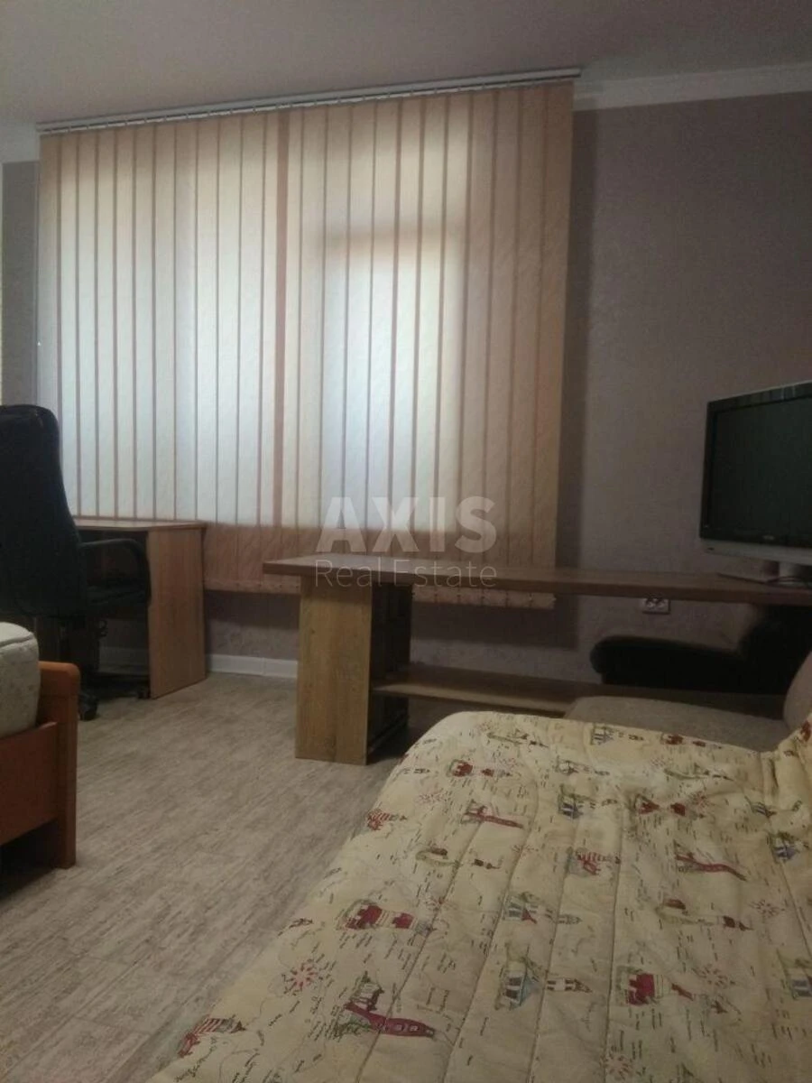 1k apartment pr-t Berestejskij 71А706782