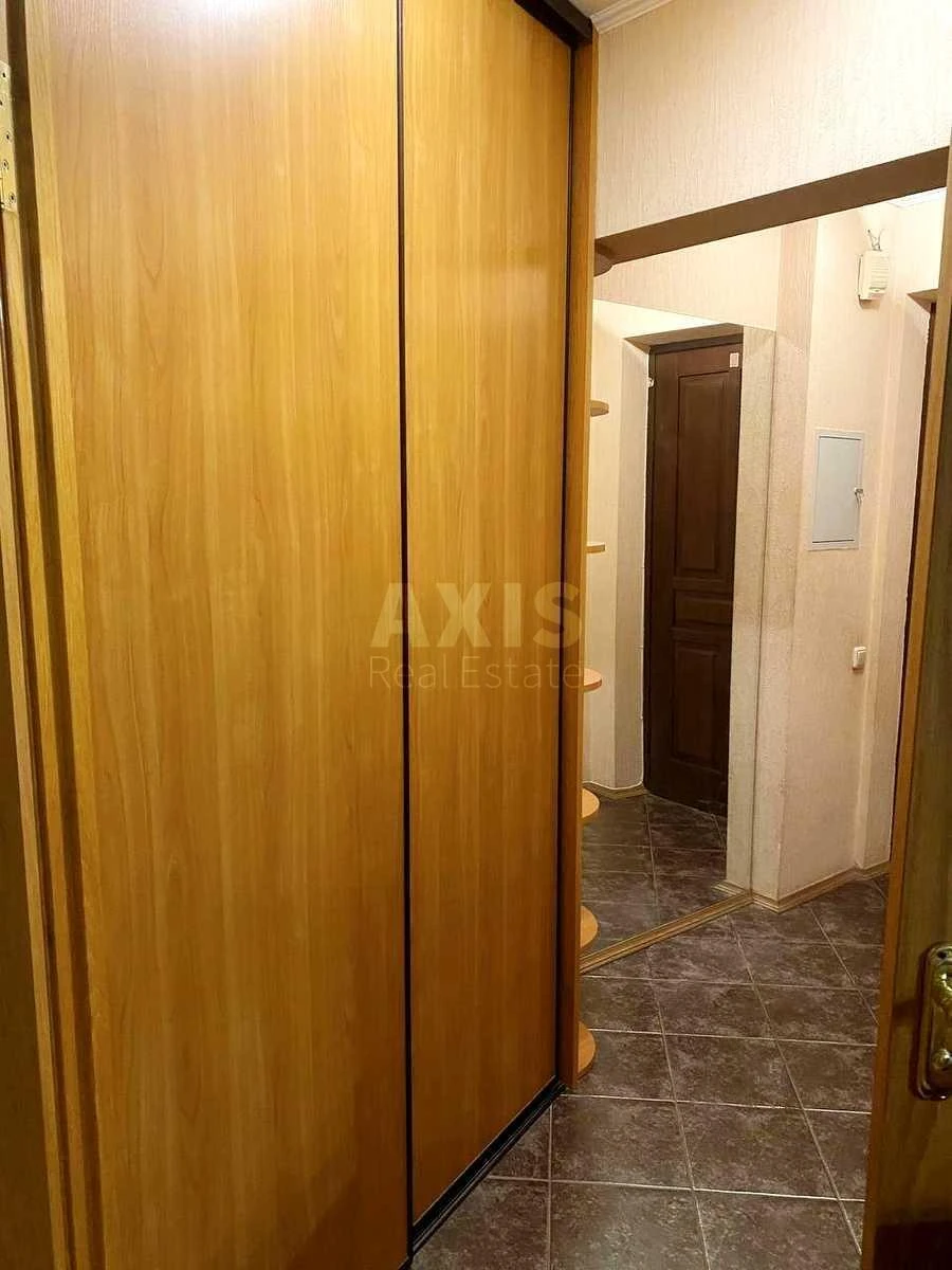 2k apartment pl. Svjatoshyns'ka 17054014