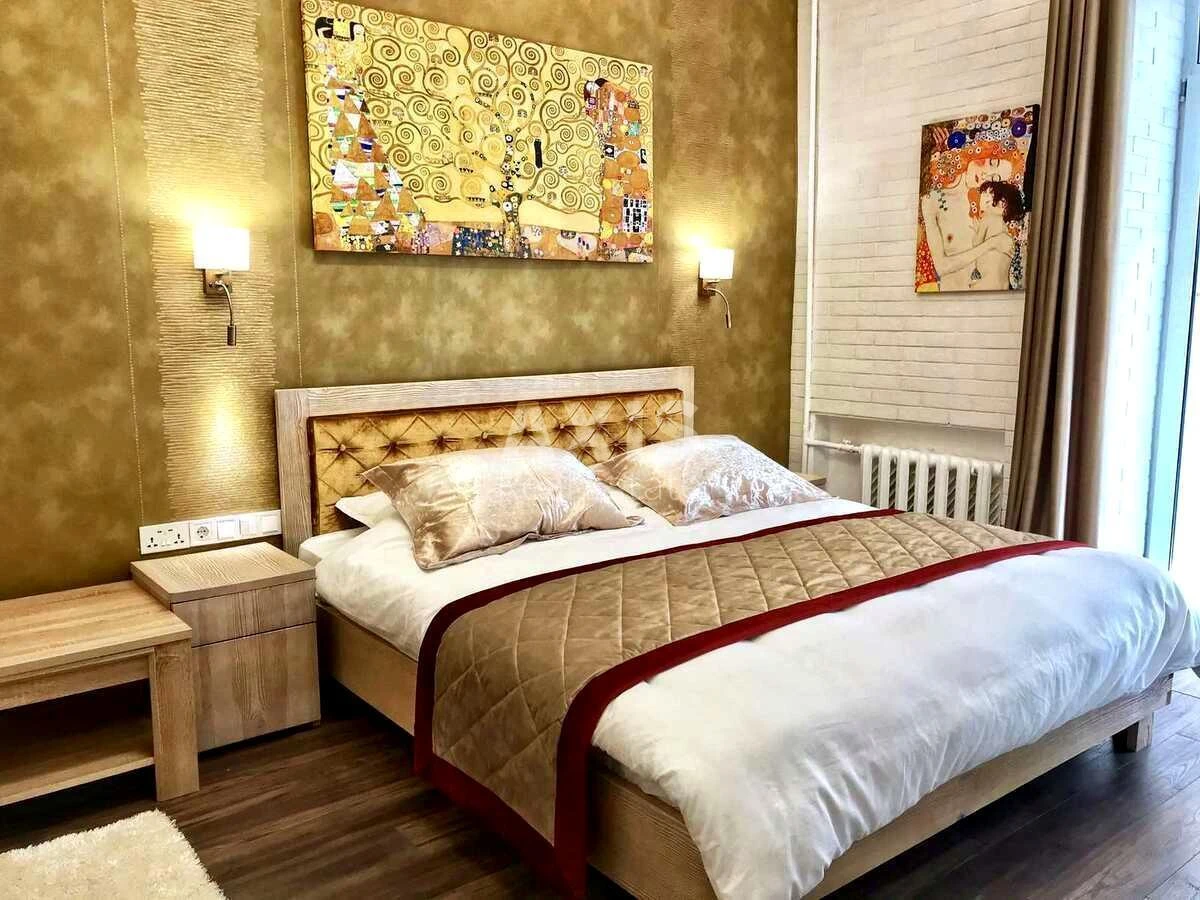 2k apartment prov. Myhajlivs'kyj Twenty amps6581613