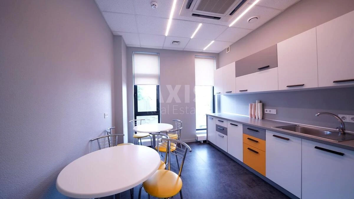 Office vul. Lypkivs'kogo Vasylja Mytropolyta 23, 239m2692296