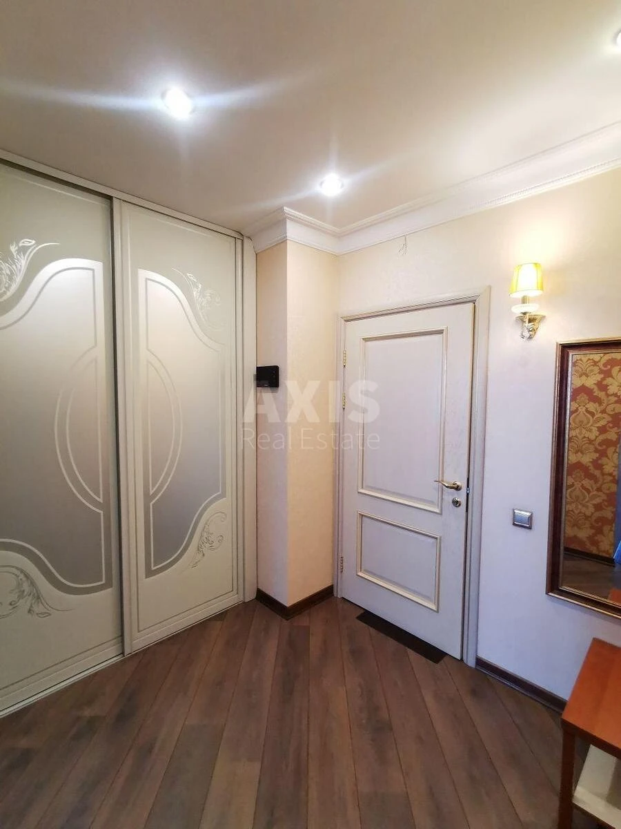 1k apartment nab. Dniprovs'ka 1611832