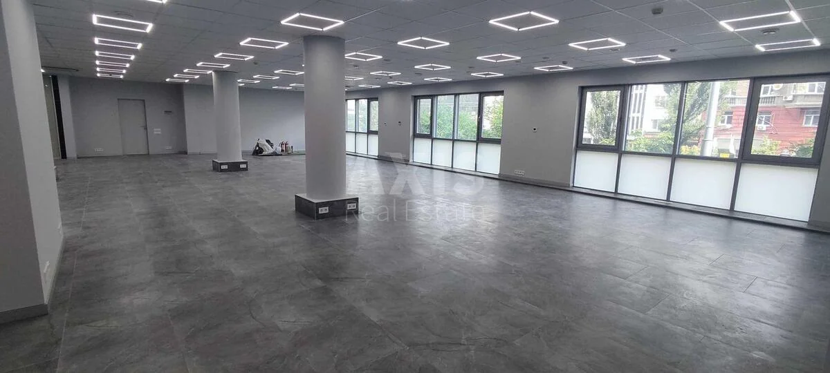 Office bul. Shevchenka Tarasa 35, 320m2