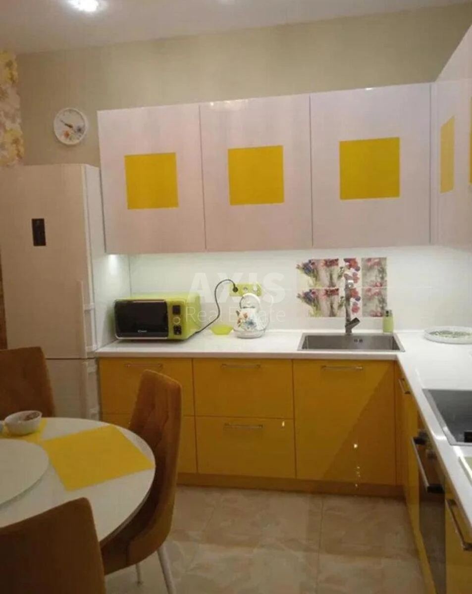 3k apartment vul. Jevgena Konoval'cja 36Е66777