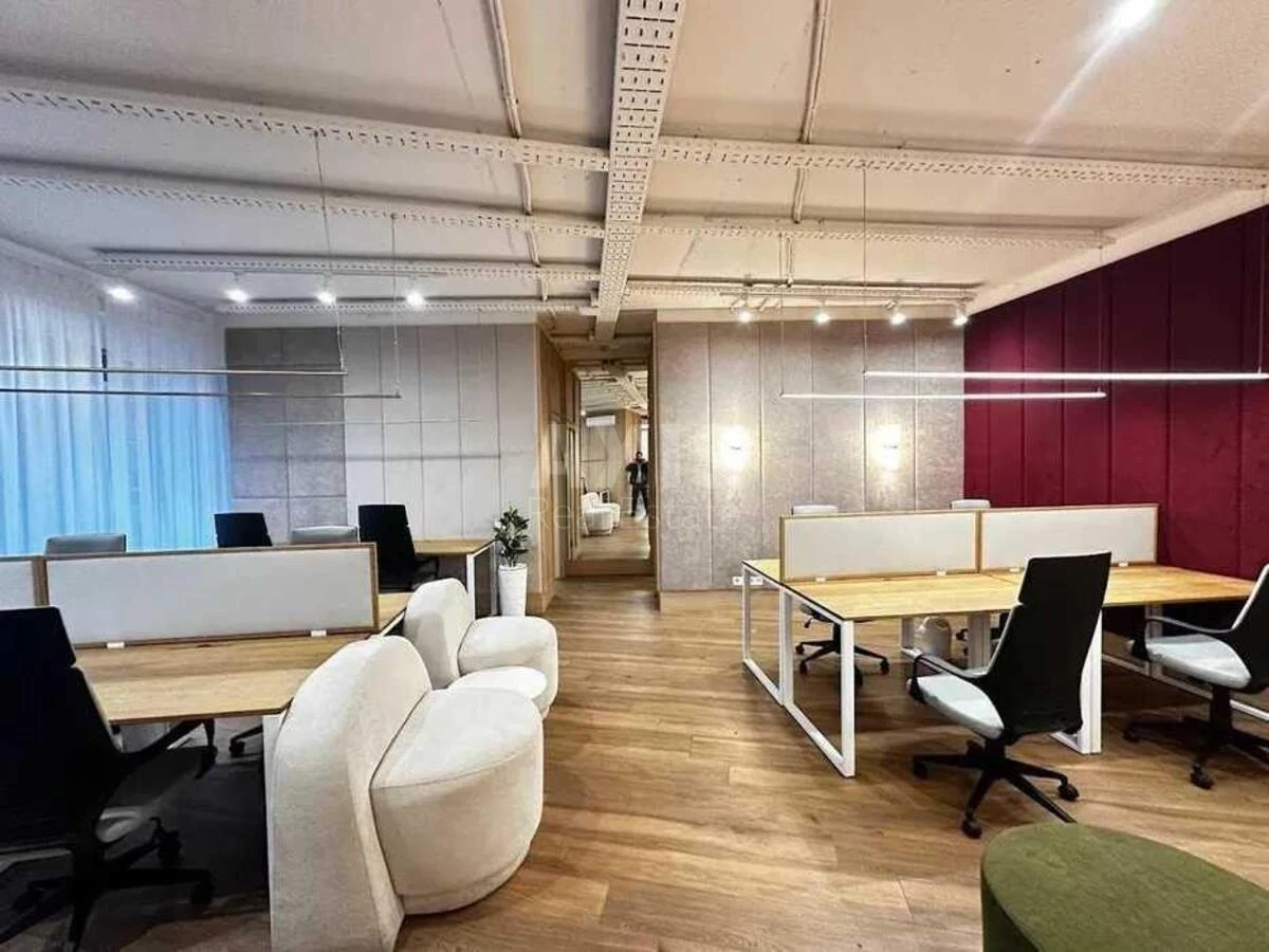 Office vul. Buslivs'ka 12, 135m266970