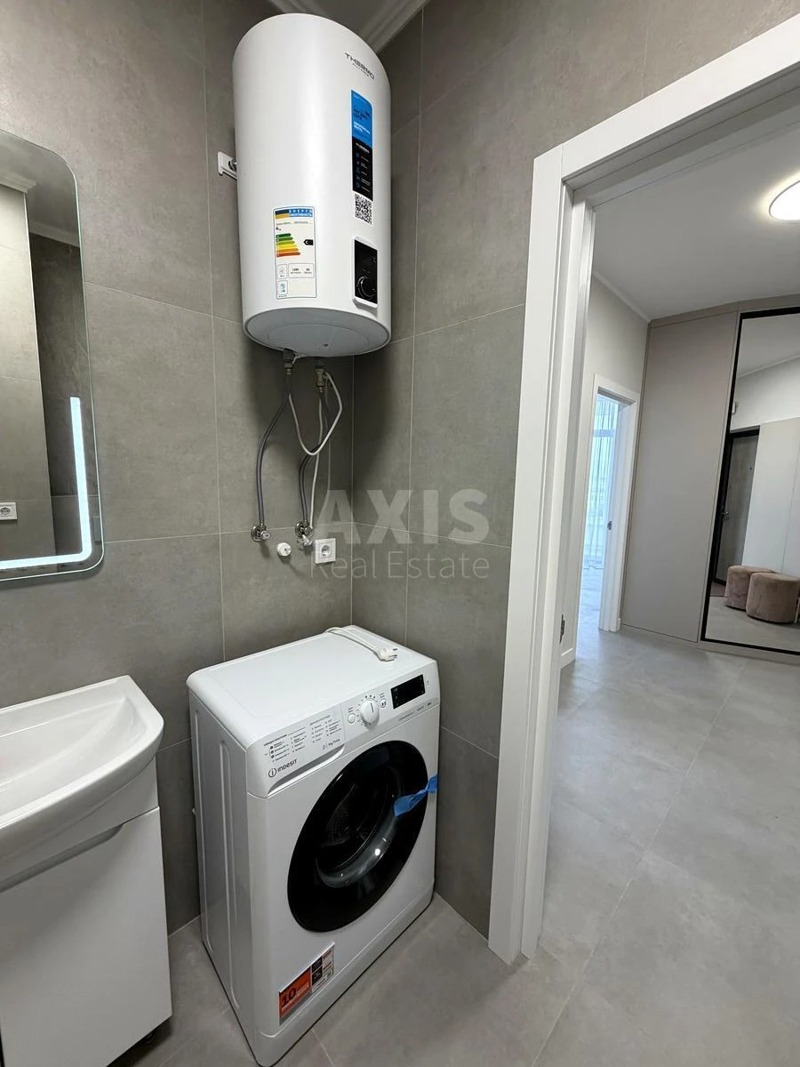 2k apartment pr-t Berestejskij 676548511