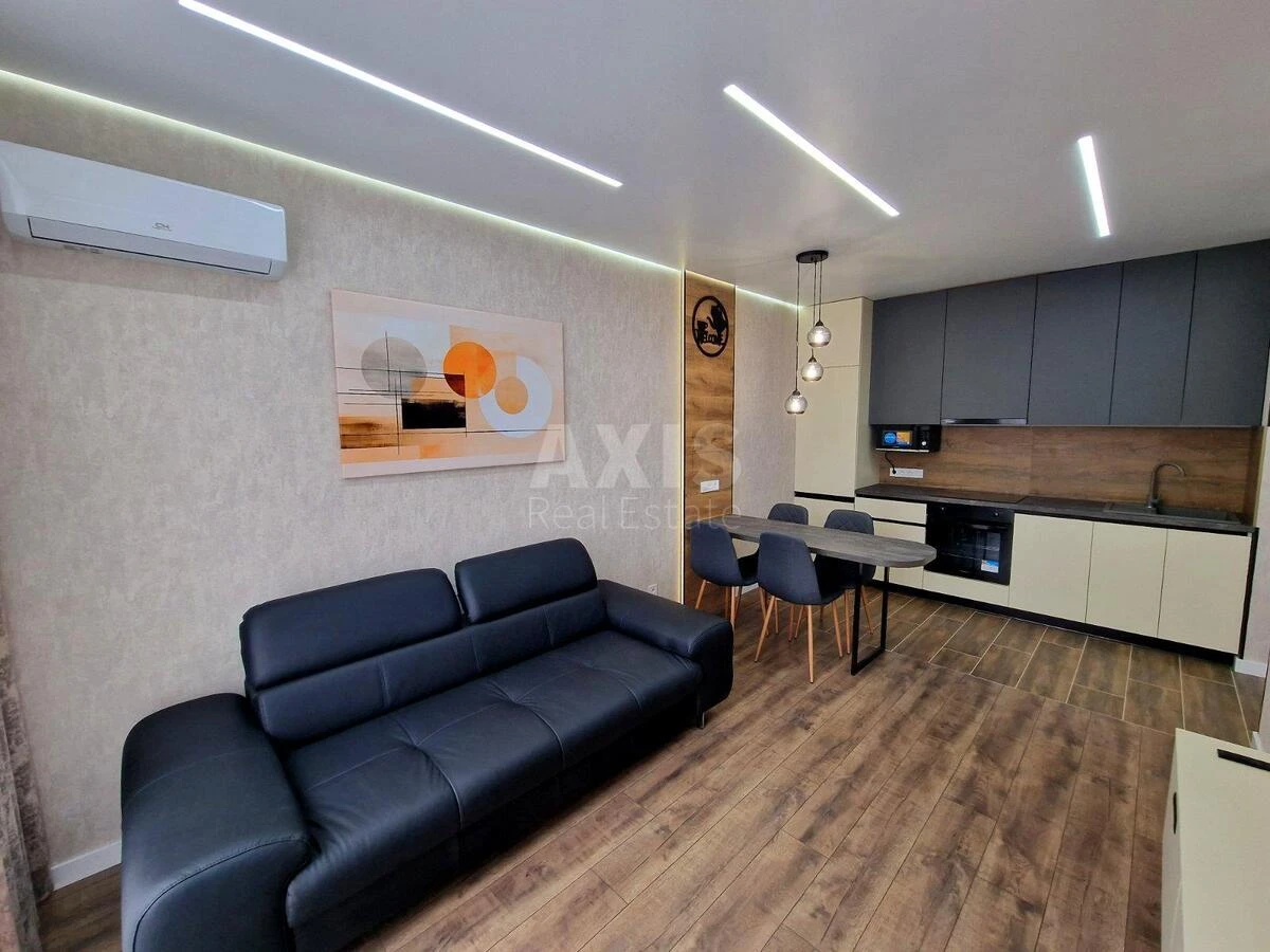 2k apartment vul. Saljutna 2Б672680