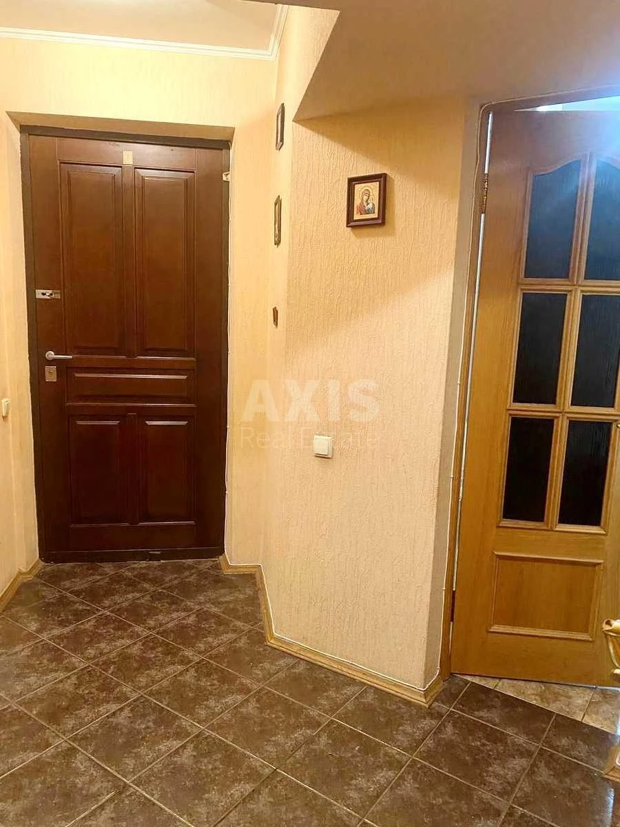 2k apartment pl. Svjatoshyns'ka 17054015