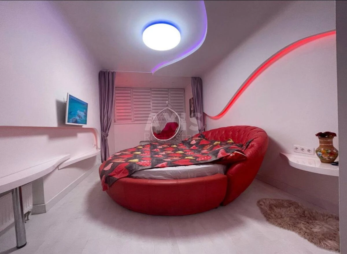 2k apartment pr-t Berestejskij 5В693678