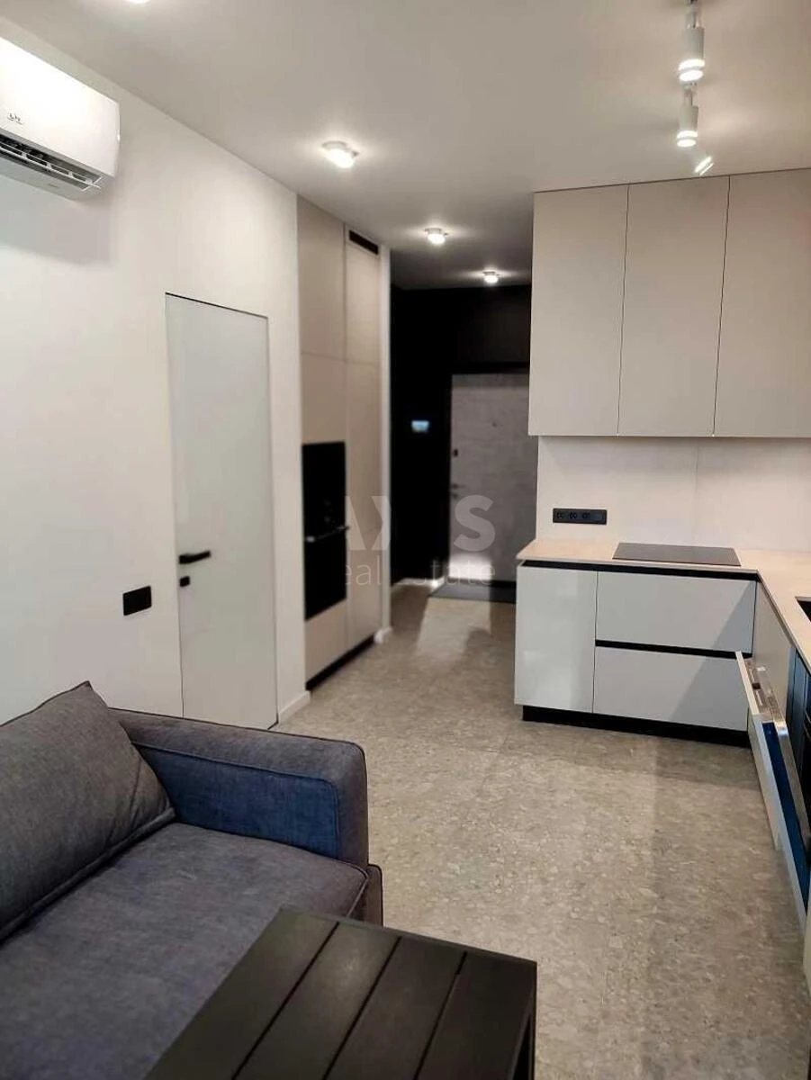 1k apartment vul. L'vivs'ka 15710996