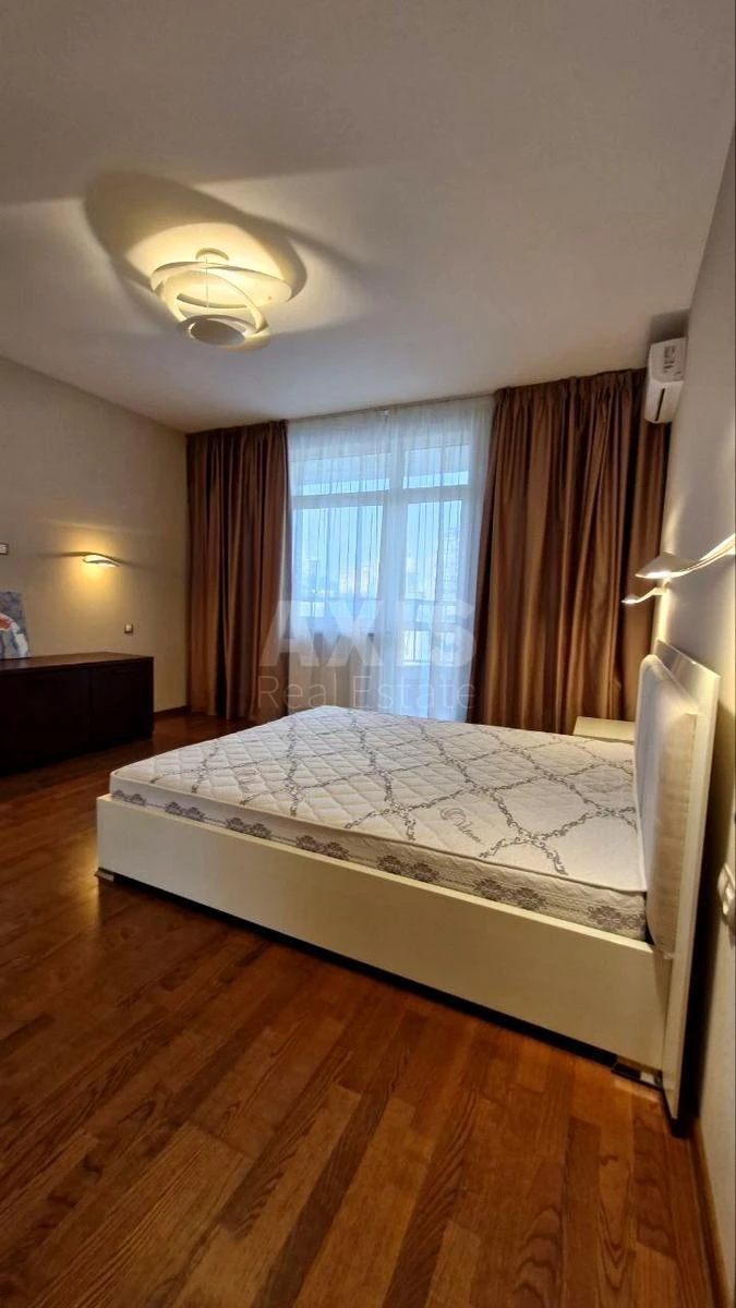 3к квартира ул. Антоновича 131668536