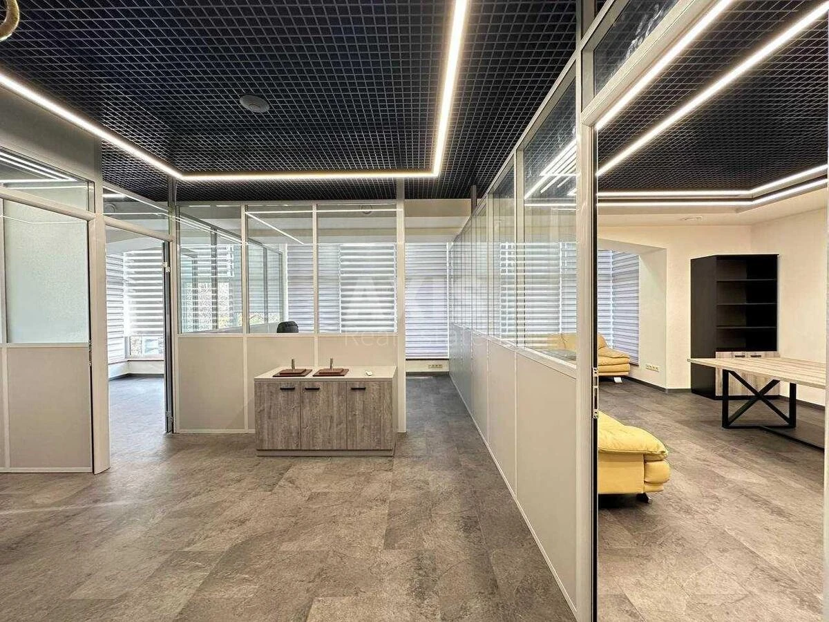 Office vul. Verhn'ogirs'ka 7, 1000m26697814