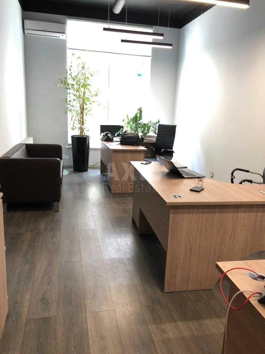 Office vul. Degtjarna 8, 220m26250511