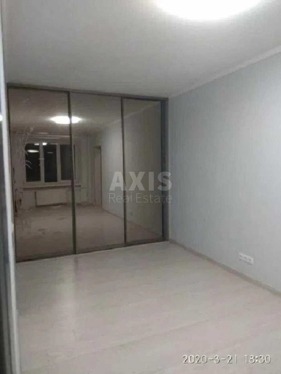 Office prov. Ipsylantijevs'kyj 3, 61m2576531