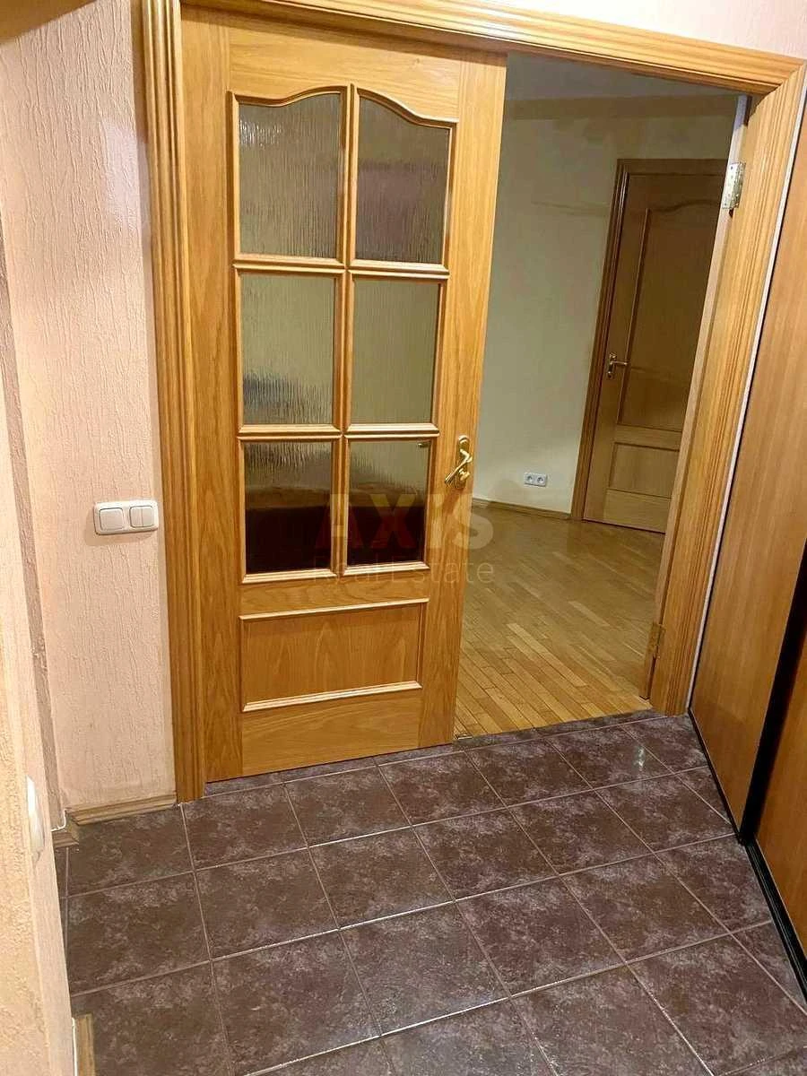 2k apartment pl. Svjatoshyns'ka 17054016