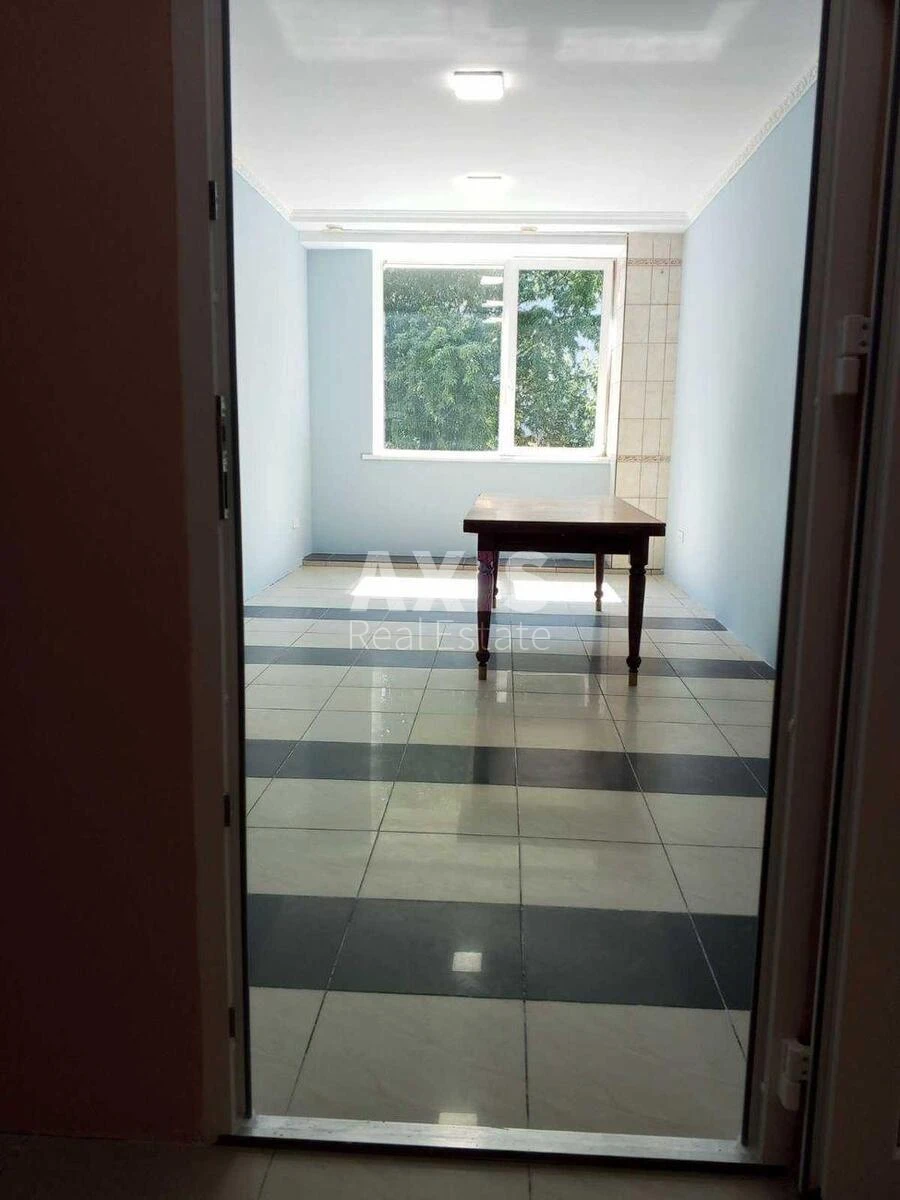 Trade object vul. Ahmatovoi' Anny fourteen A, 114m2617138