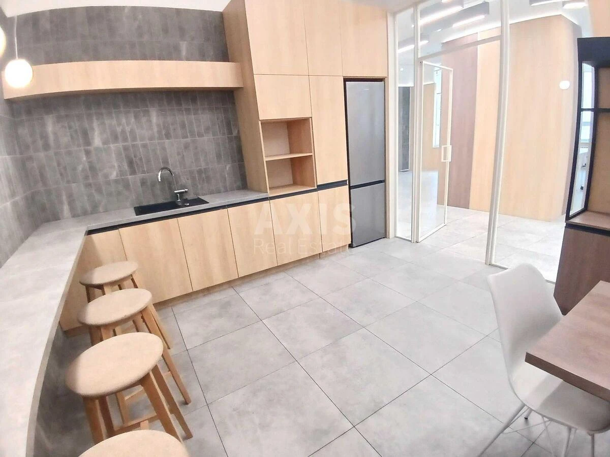 Office vul. Sichovyh Stril'civ 44А, 250m2672394