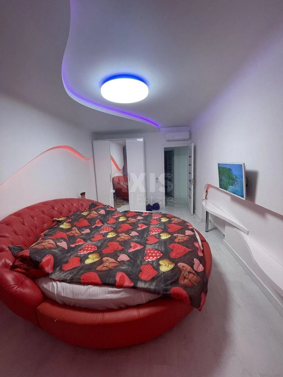 2k apartment pr-t Berestejskij 5В6936710