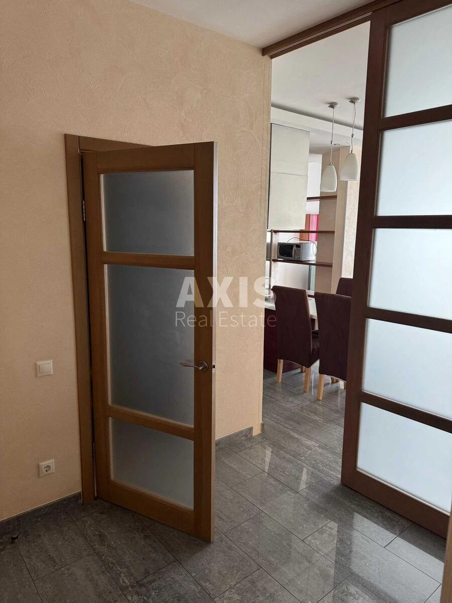 2k apartment vul. Mel'nykova 18Б610723
