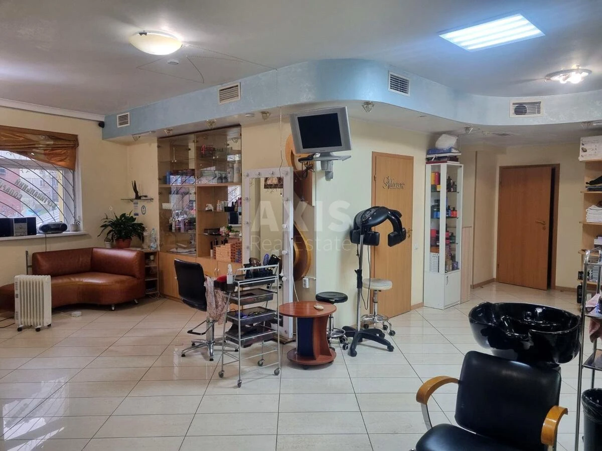 Trade object vul. Ahmatovoi' Anny 13, 156m2669275