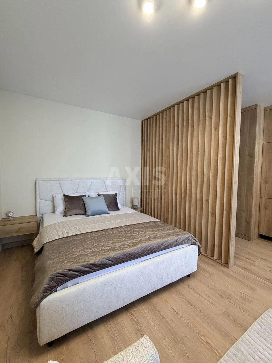 1k apartment pr-t Glushkova Akademika 42701105
