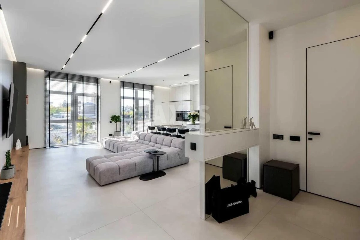 3k apartment vul. Universytets'ka 23691480
