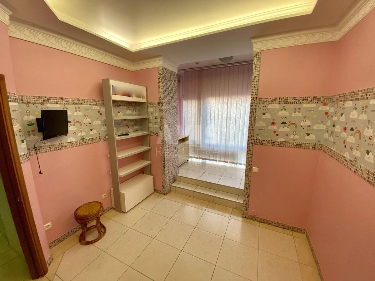 Office pr-t Volodimira Іvasyuka 4, 237m26218021