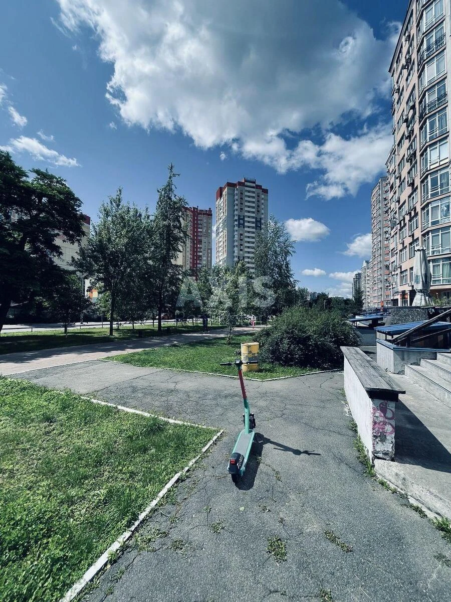 Trade object vul. Yulia Zdanovska 54, 65m2565939