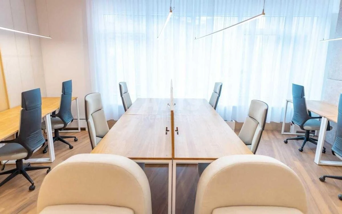 Office vul. Buslivs'ka 12, 135m2669703