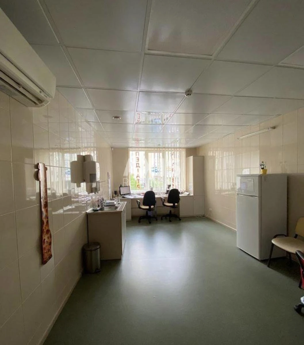 Service object nab. Dniprovs'ka 19, 500m2336700