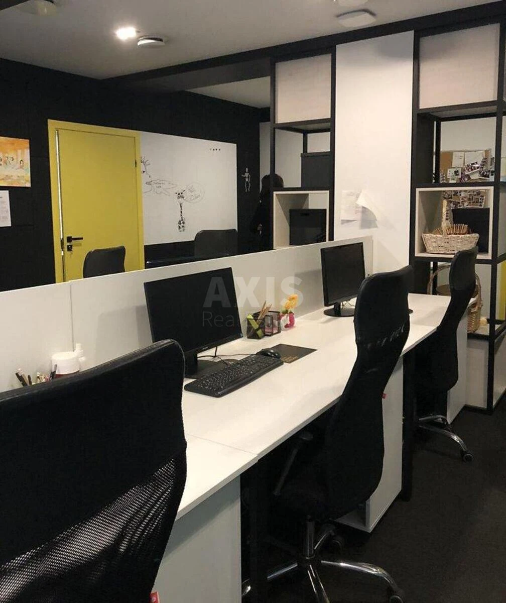 Office vul. Strutyns'kogo Sergija 8, 256m2652293
