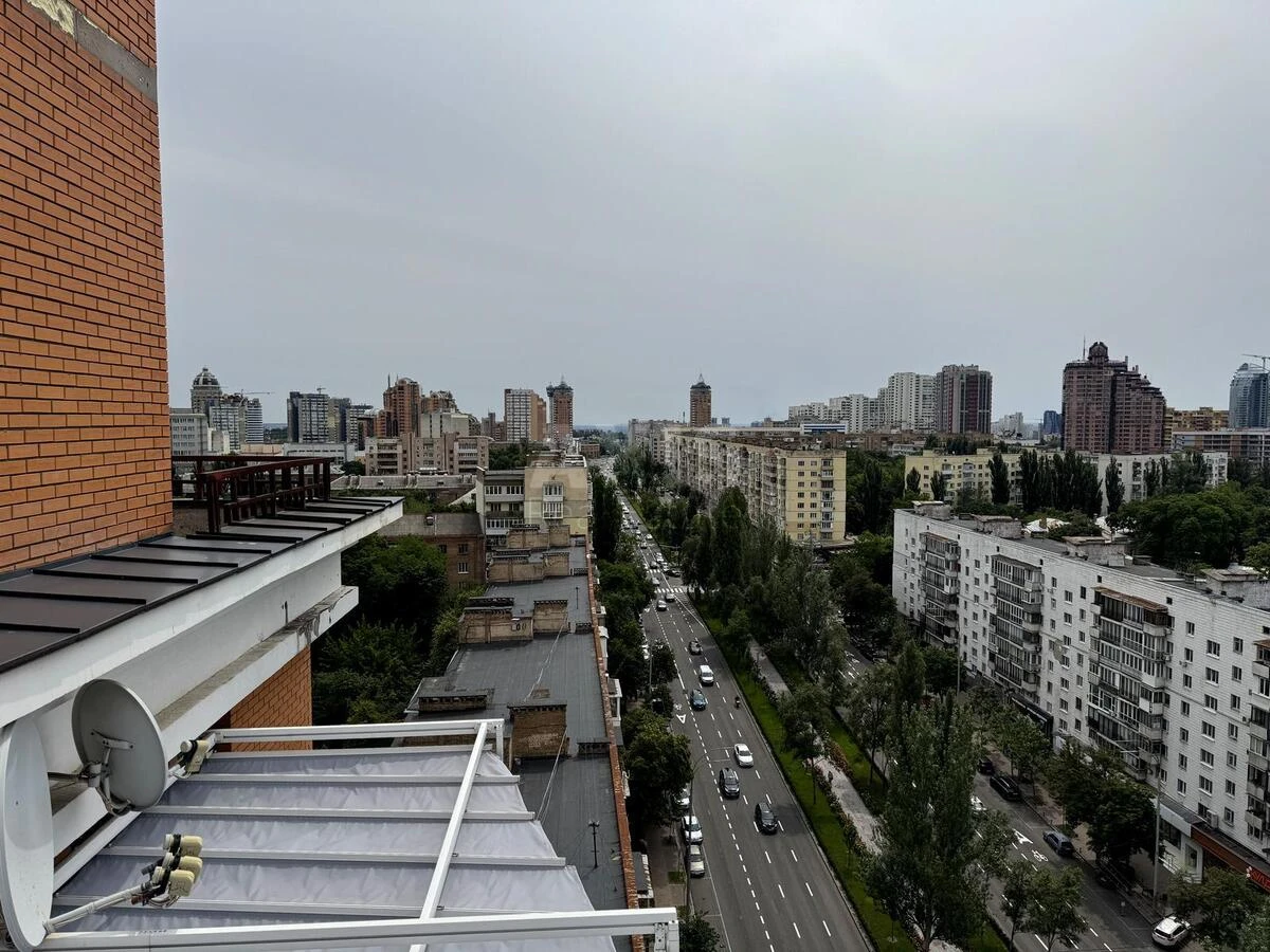 Office bul. Lesi Ukrai'nky 7Б, 650m2701606