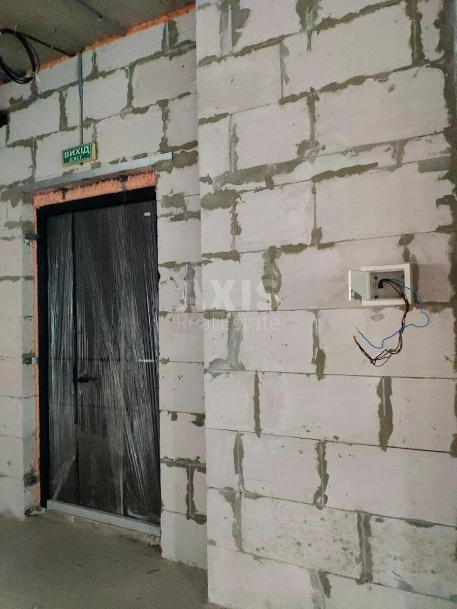 Office vul. Stusa Vasylja 35Б, 300m27017010