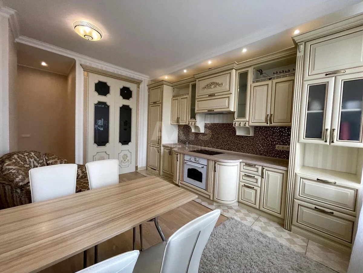 2k apartment nab. Dniprovs'ka 14А