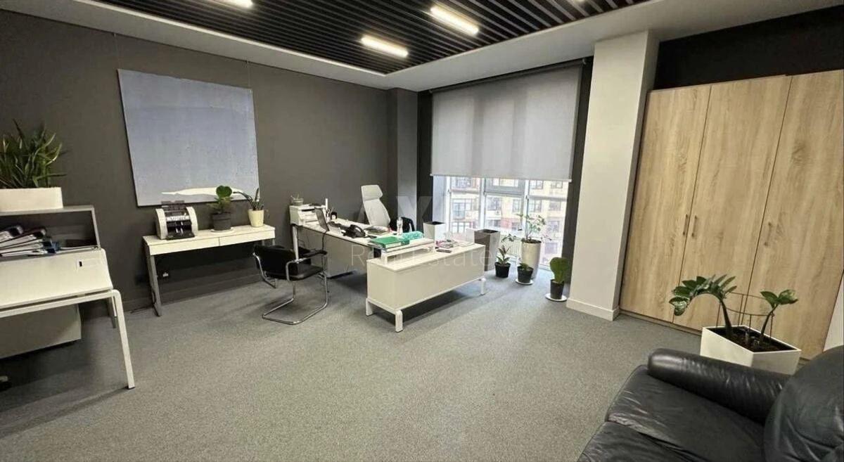 Office vul. Jevgena Konoval'cja 34, 240m2621810