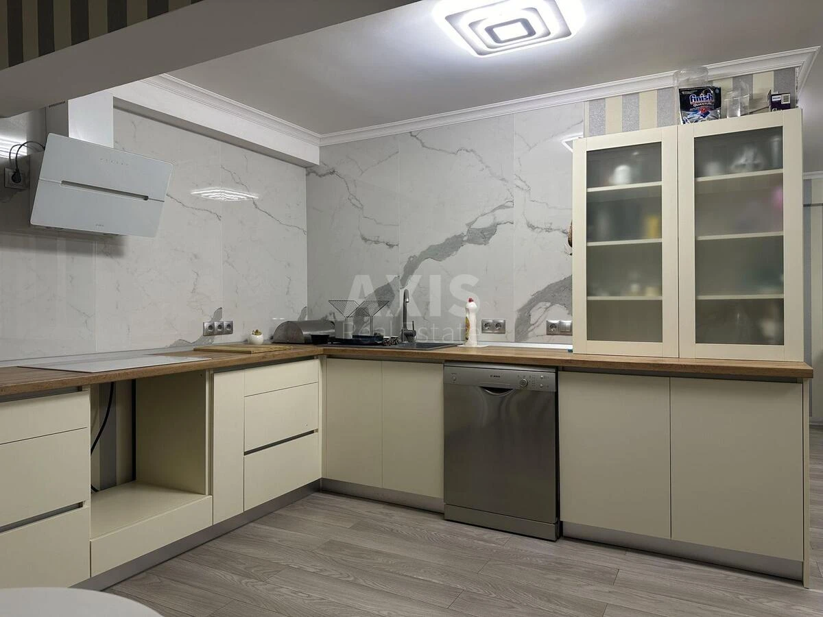 3k apartment vul. Ahmatovoi' Anny 563713