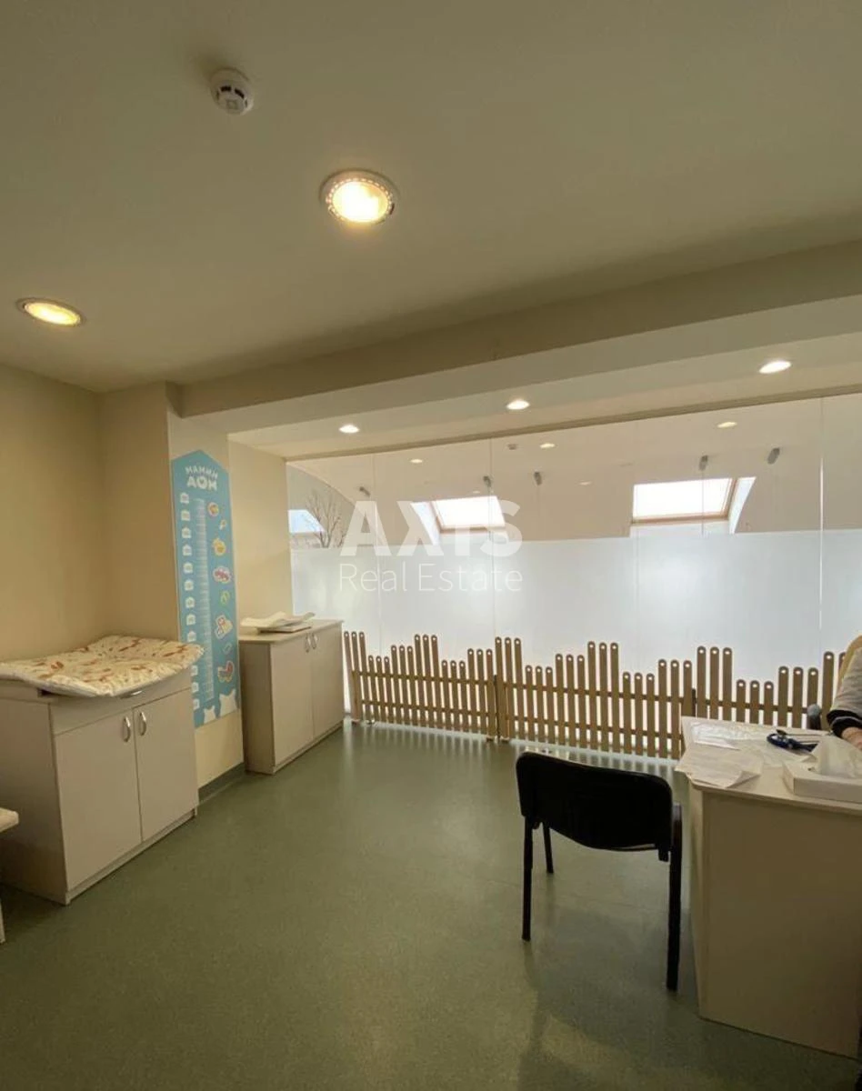 Service object nab. Dniprovs'ka 19, 500m2336702