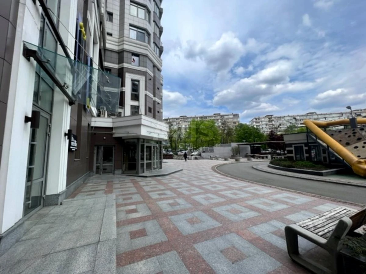 Office vul. Jevgena Konoval'cja 34, 111m2692301