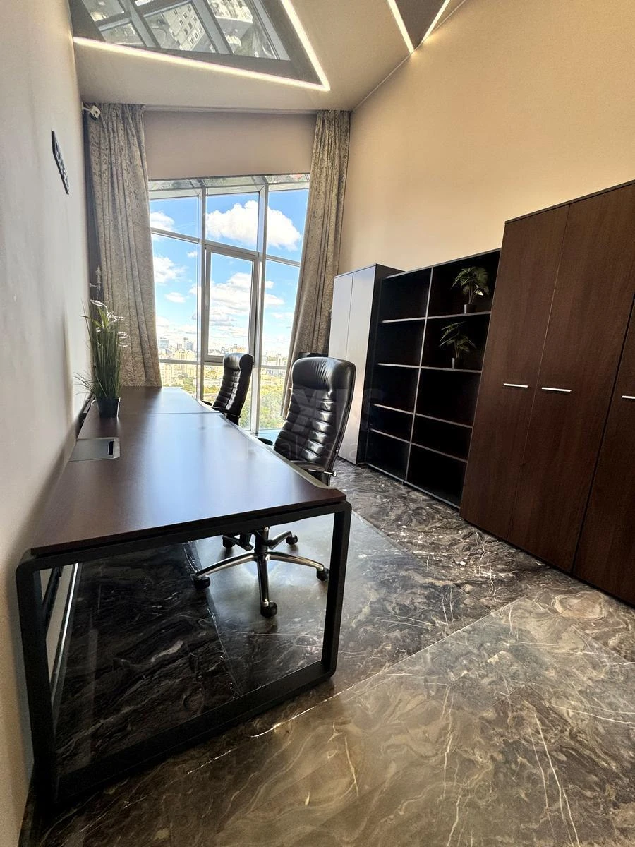Office vul. Lypkivs'kogo Vasylja Mytropolyta 16В, 248m26941012