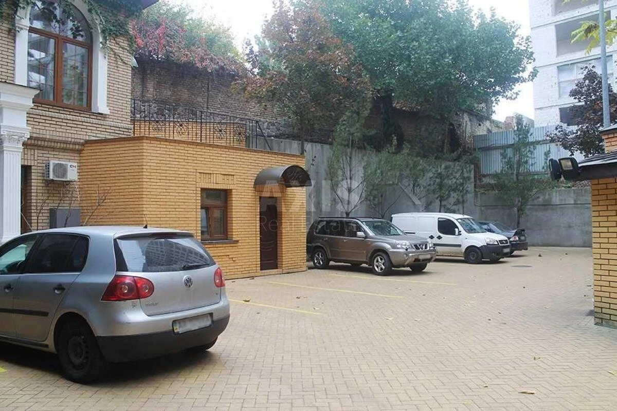 Trade object vul. Zhyljans'ka 72А, 1500m2667524