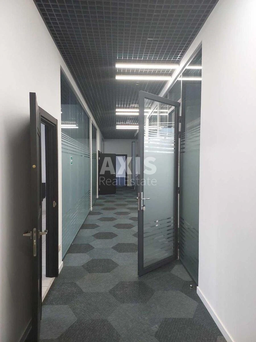 Office vul. Lavrs'ka Sixteen litres, 1220m2517000