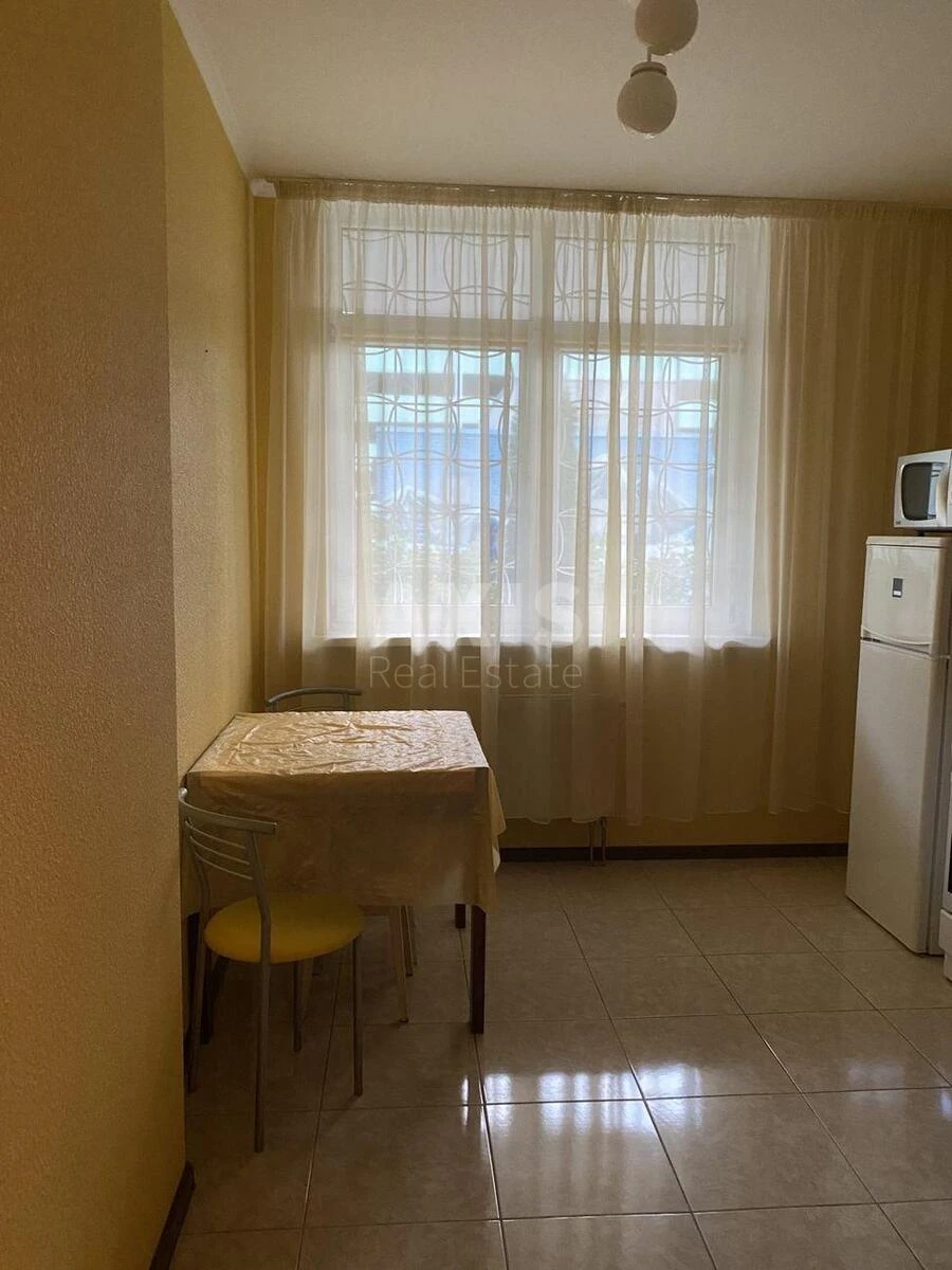 1k apartment vul. Voskresens'ka 14Б682701