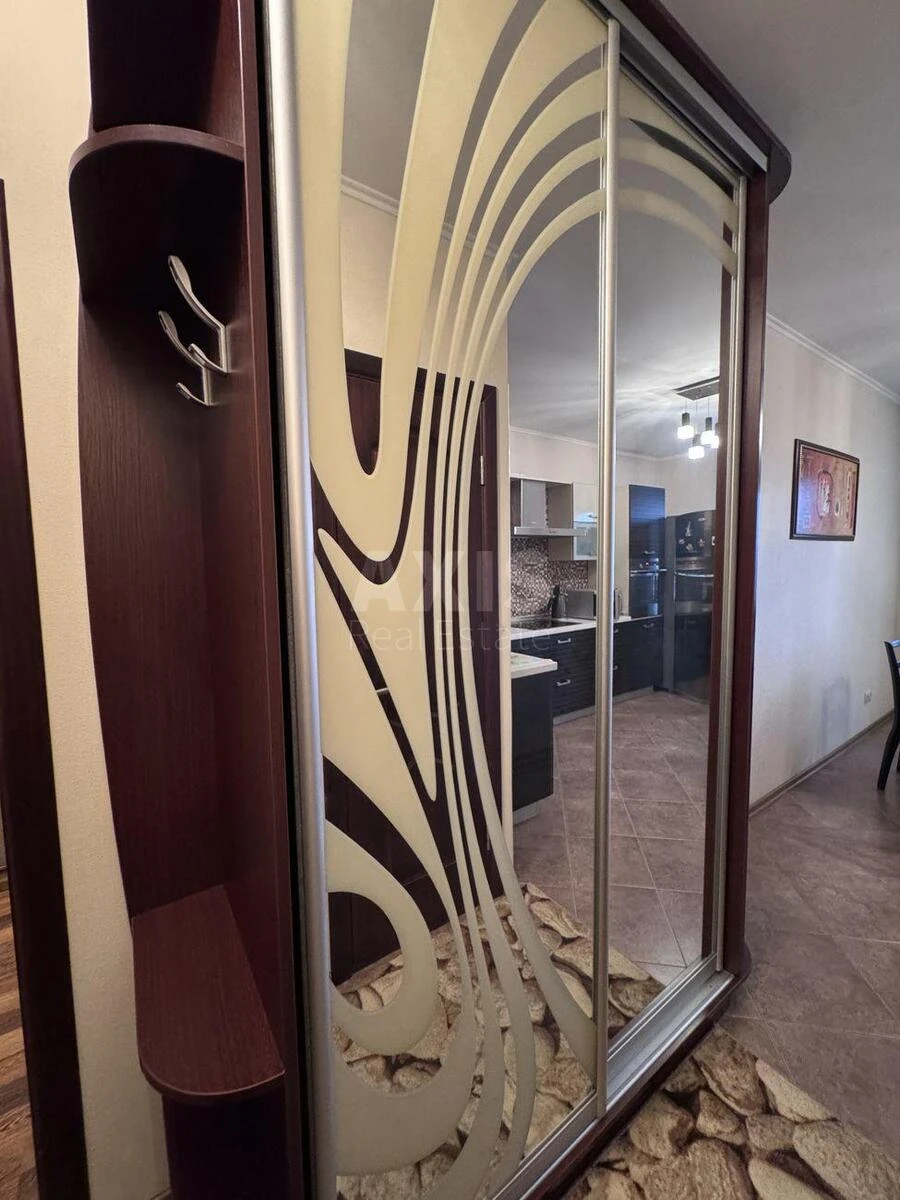 1k apartment vul. Bakyns'ka 37Г6360310