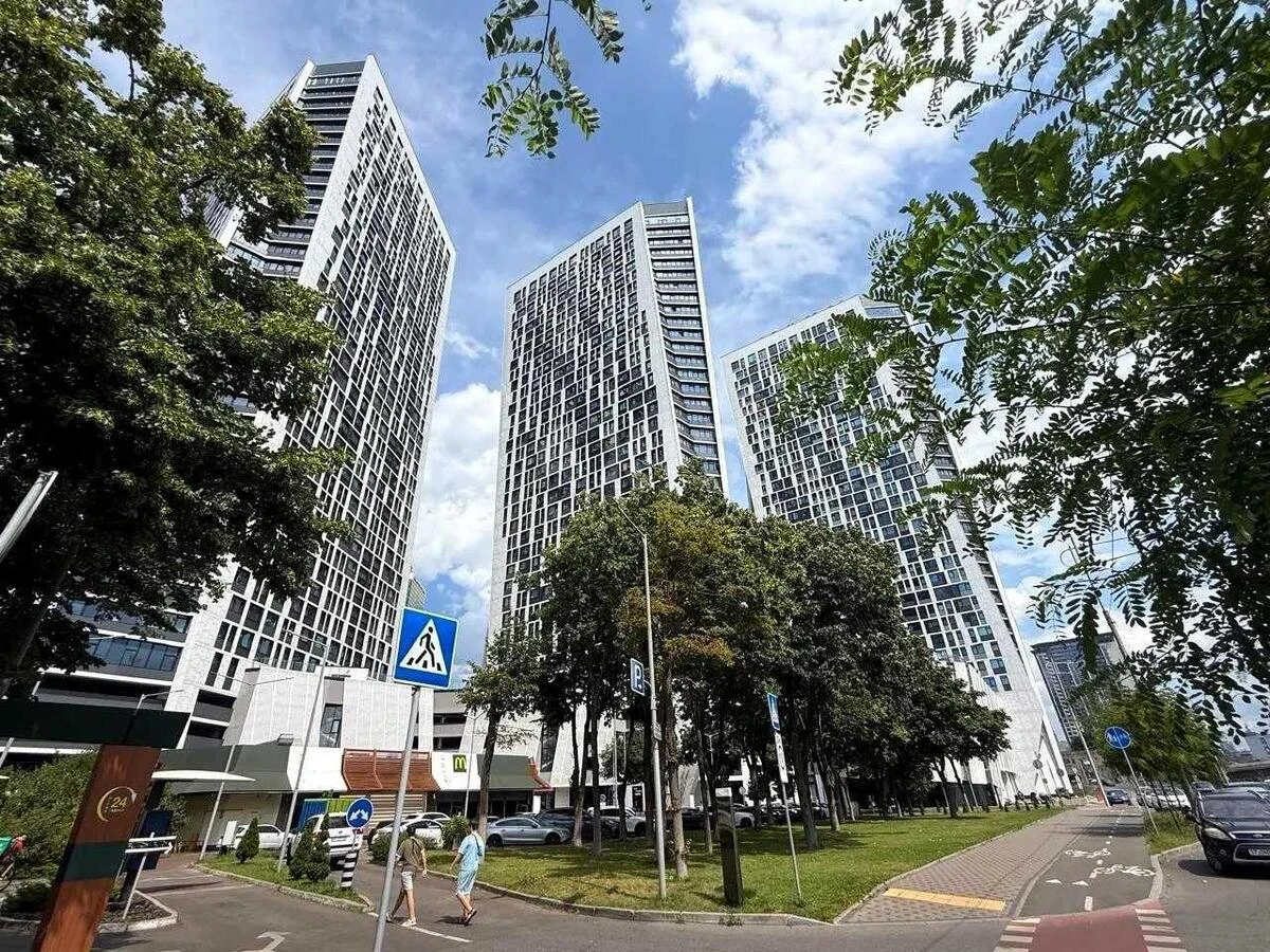 Office pr-t Berestejskij 11, 122m2657078