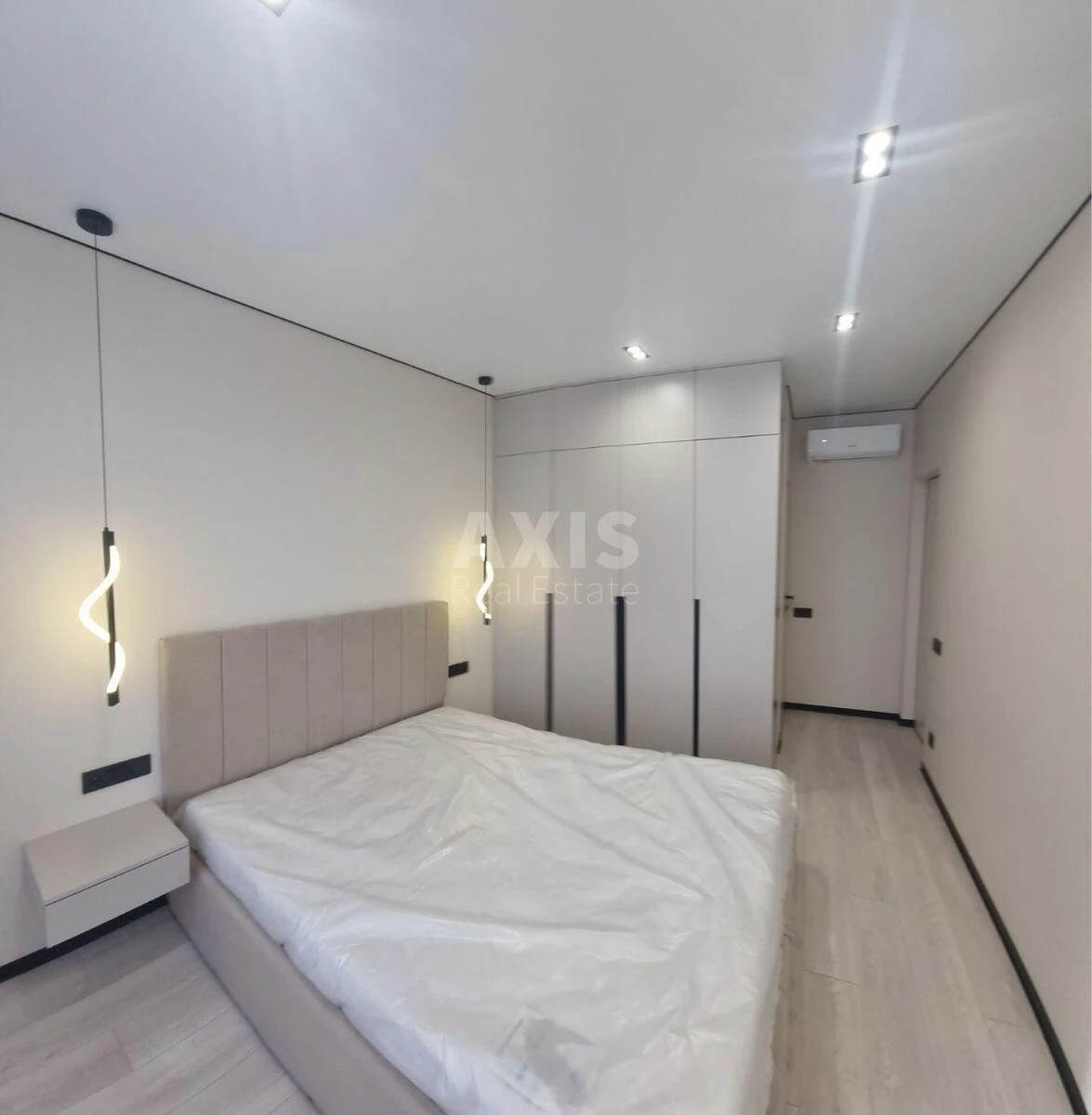2k apartment vul. Oleksandra Olesja 27А706811