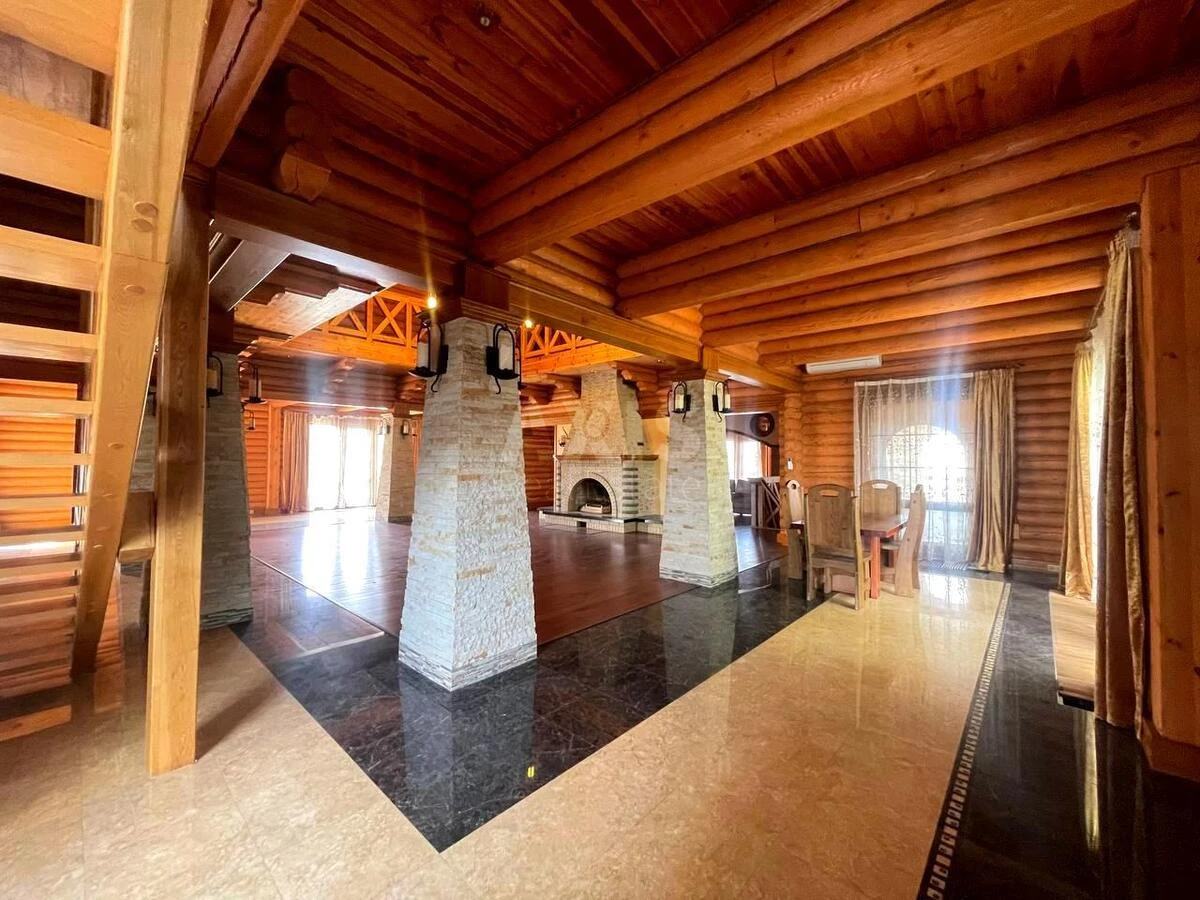 Дoм ул. Виноградная, 1200м2, город Киев694027